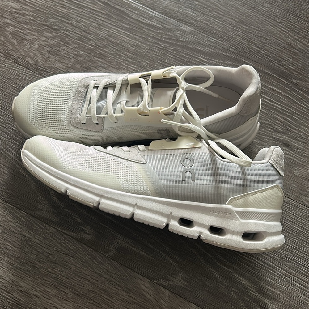 ON CLOUDRIFT SNEAKERS